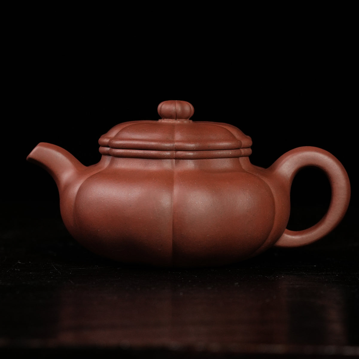 Hongqing Cinnabar Clay Kuifanggu  Ribbed Teapot 220cc Yixing Teapot