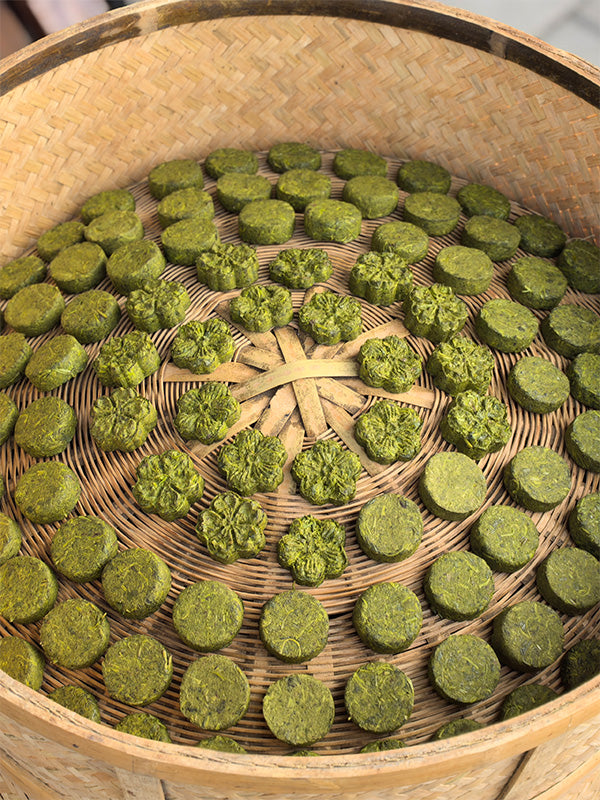 Organic Huang Cha (Yellow Tea) Mini Cake