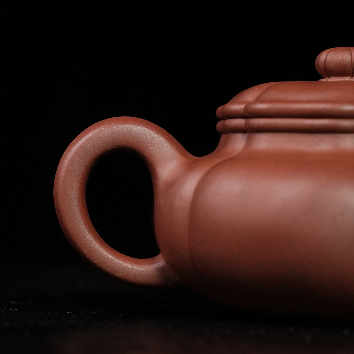 Hongqing Cinnabar Clay Kuifanggu  Ribbed Teapot 220cc Yixing Teapot