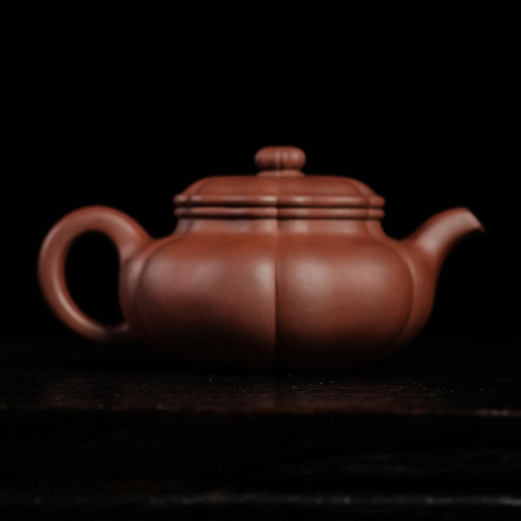 Hongqing Cinnabar Clay Kuifanggu  Ribbed Teapot 220cc Yixing Teapot