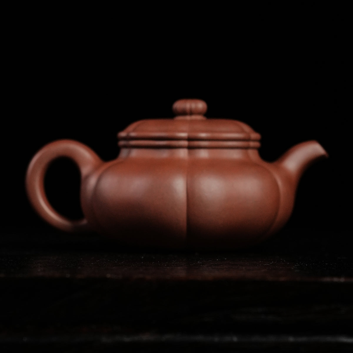 Hongqing Cinnabar Clay Kuifanggu  Ribbed Teapot 220cc Yixing Teapot